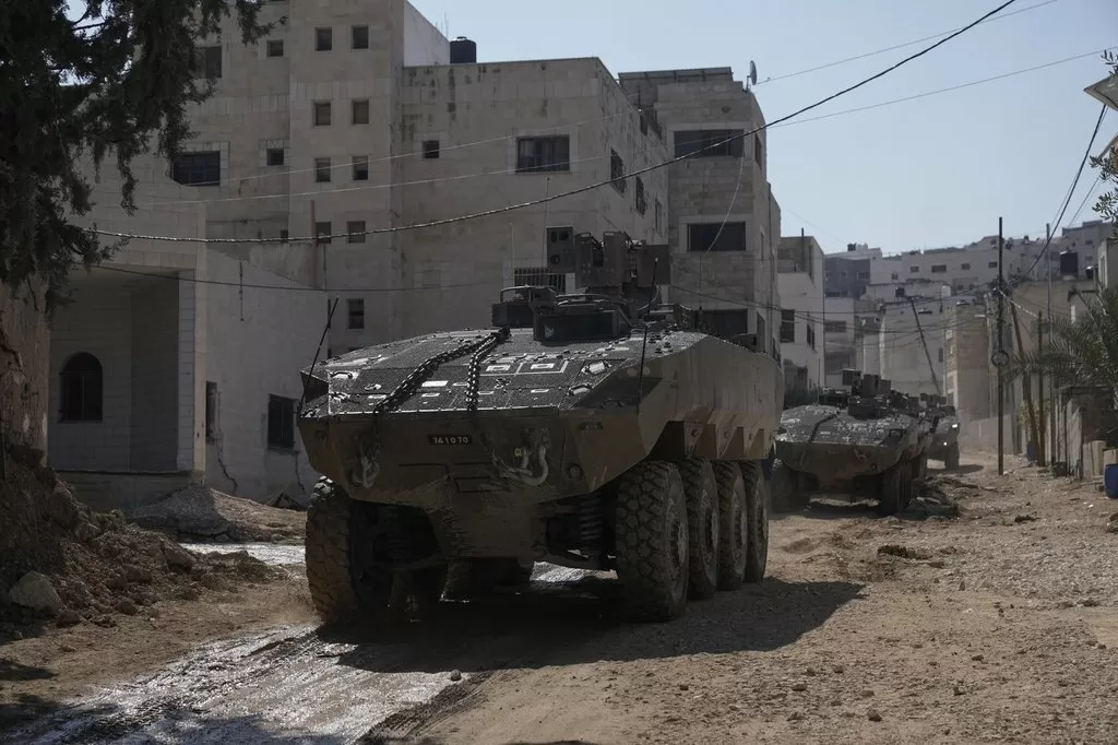Canadian MP says Israeli soldiers shoved her as delegation denied entry