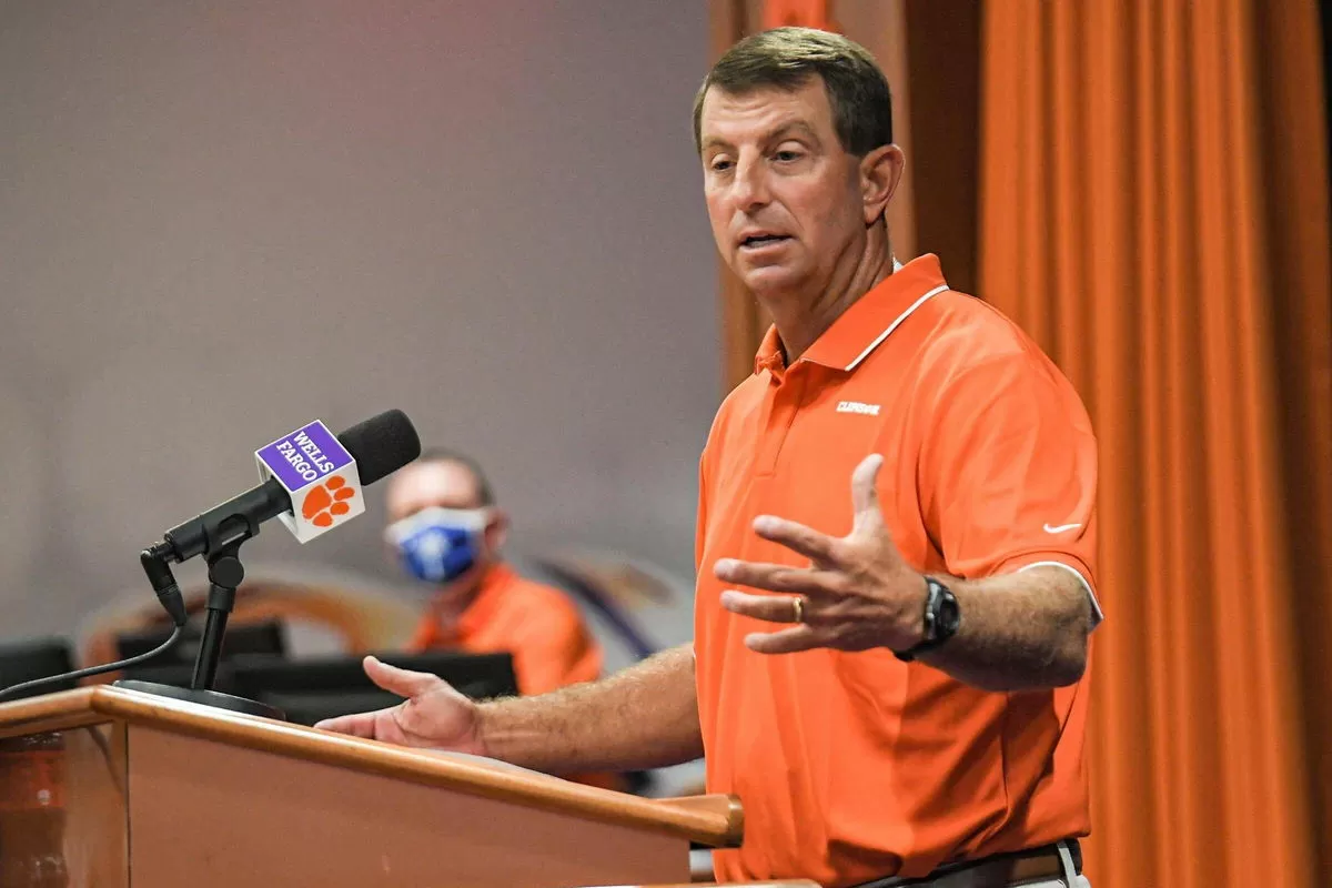 Brent Venables’ Son Does One Last Favor for Dabo Swinney Before His Final Game