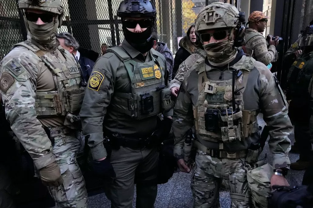 Staff fend off ICE agents trying to enter Minneapolis Ecuador consulate