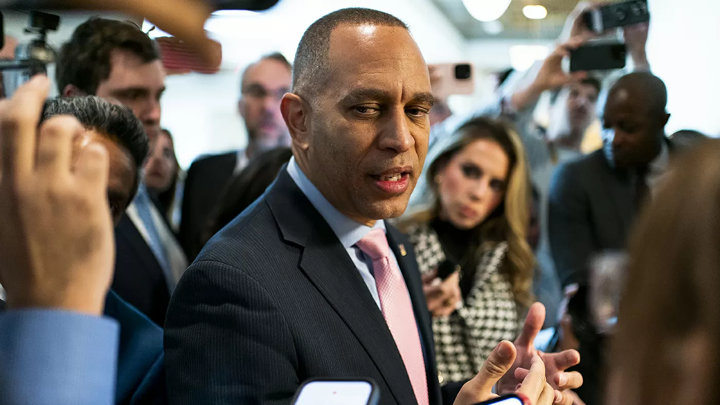 Jeffries opposes Clinton contempt resolutions that garnered Democratic support