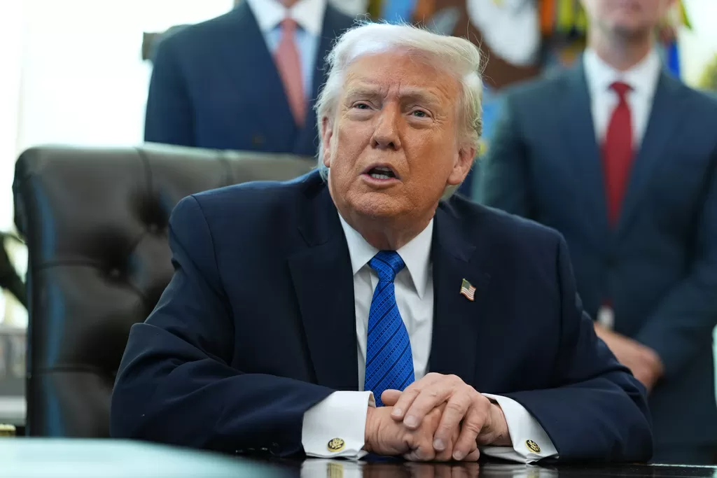 Trump urges House Republicans, Democrats to work together to end shutdown