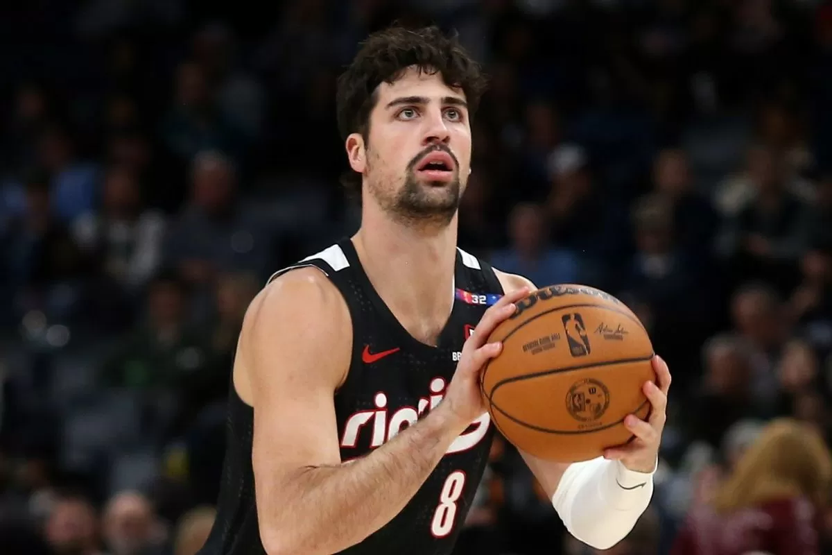 What Happened to Deni Avdija? Blazers Star Makes Injury Exit to Locker Room vs Suns
