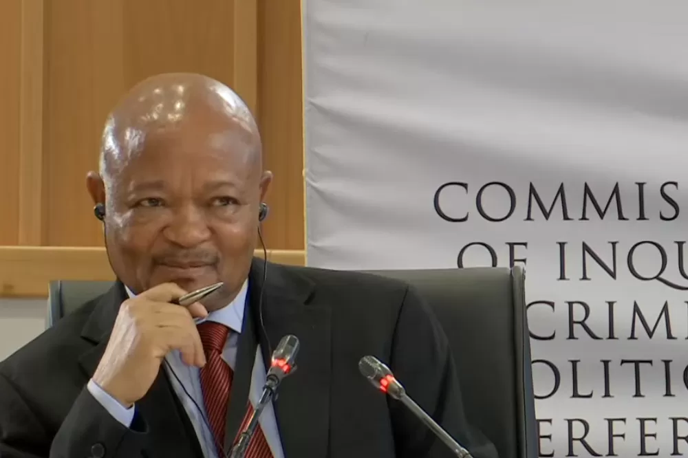 Ramaphosa defends decision not to fire Mchunu