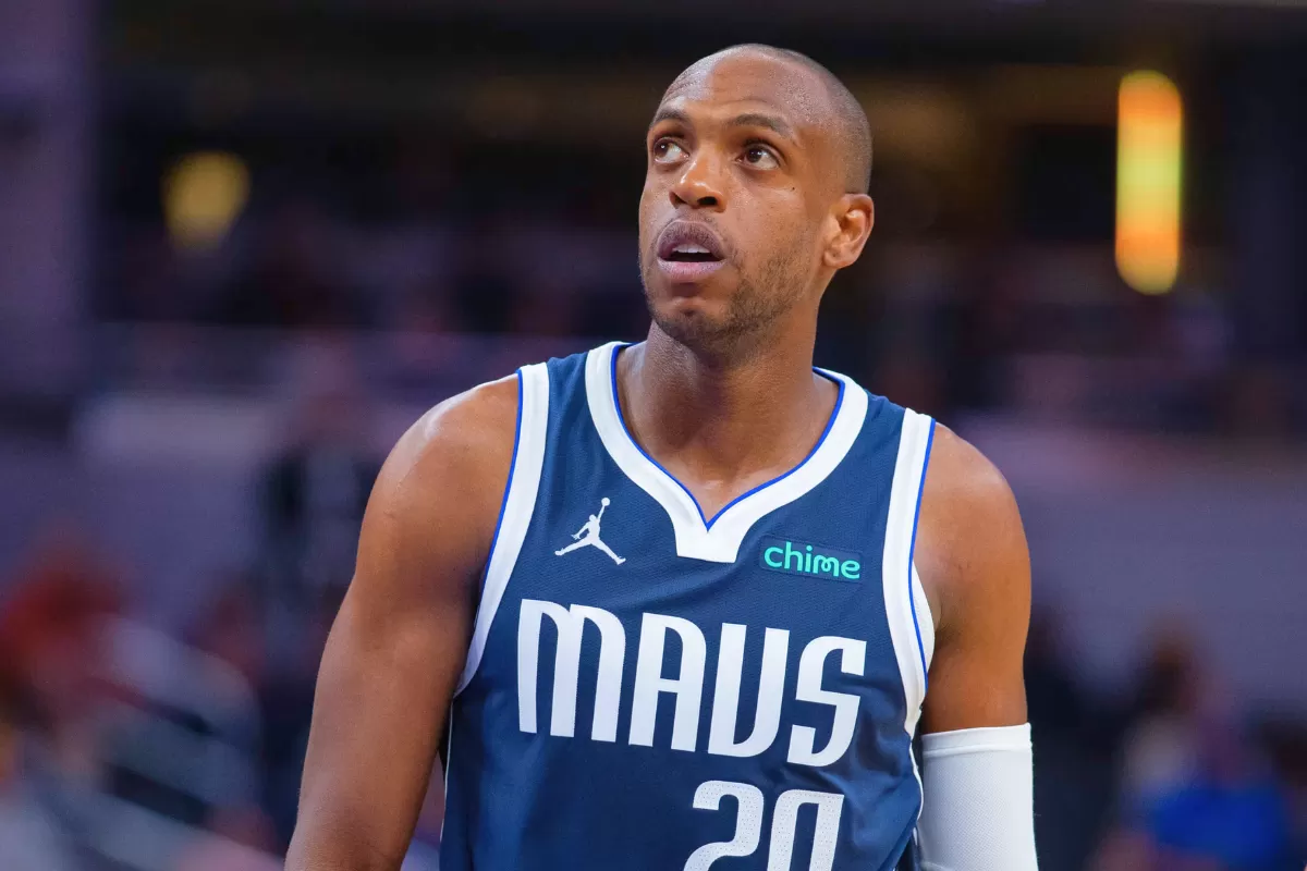 What Happened to Khris Middleton? Mavs Star Makes Injury Exit to Locker Room vs Nets