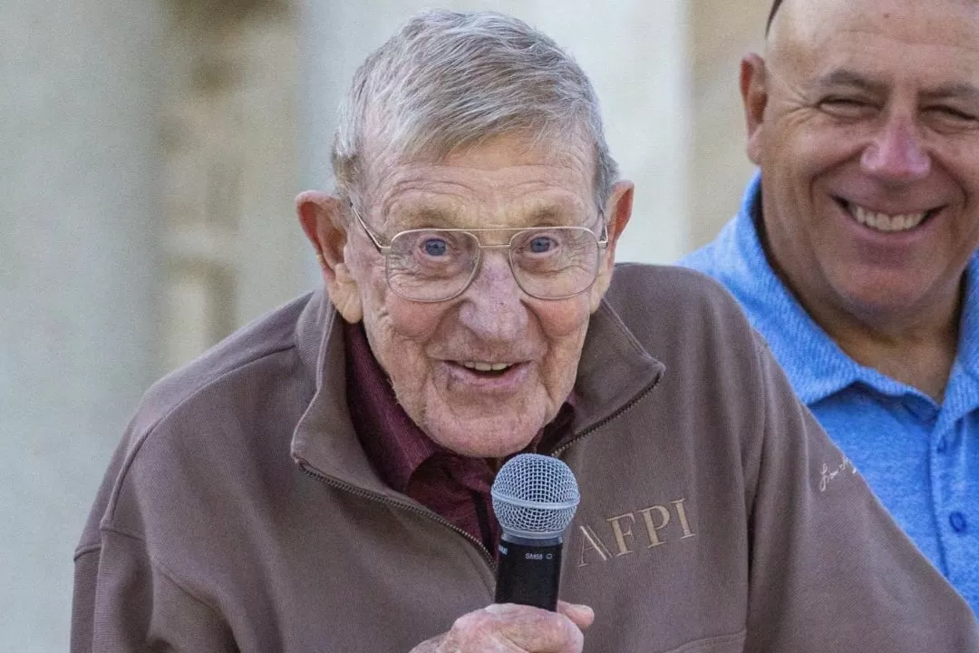 Tim Grunhard Opens Up About Lou Holtz’s Impact That Helped Shape His Irish Legacy