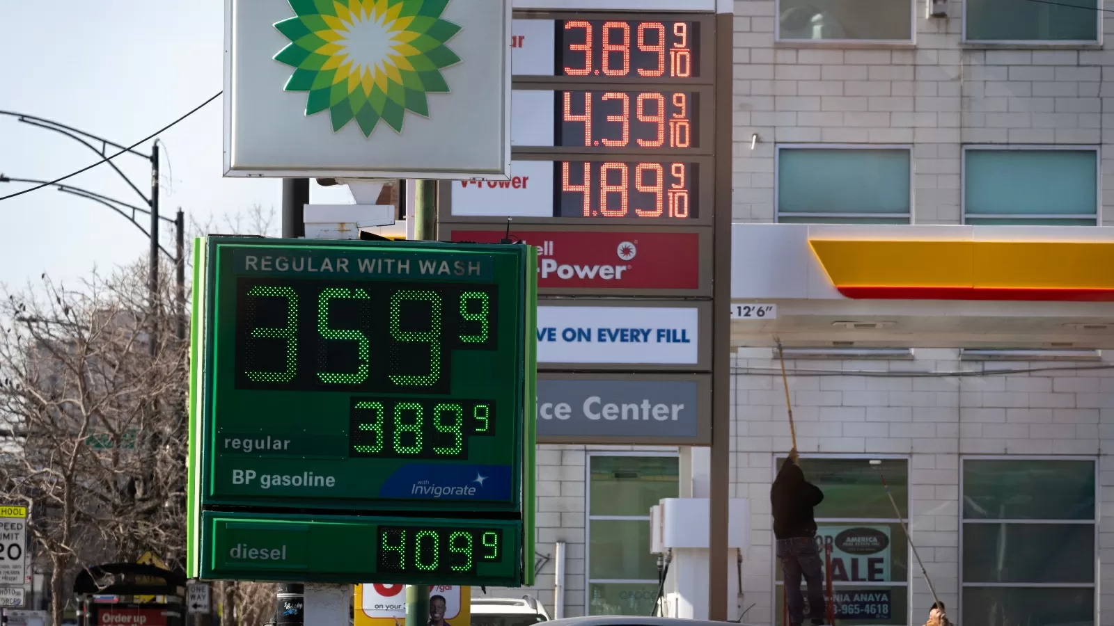 As gas prices soar, Trump is ignoring the lessons of the last oil crisis