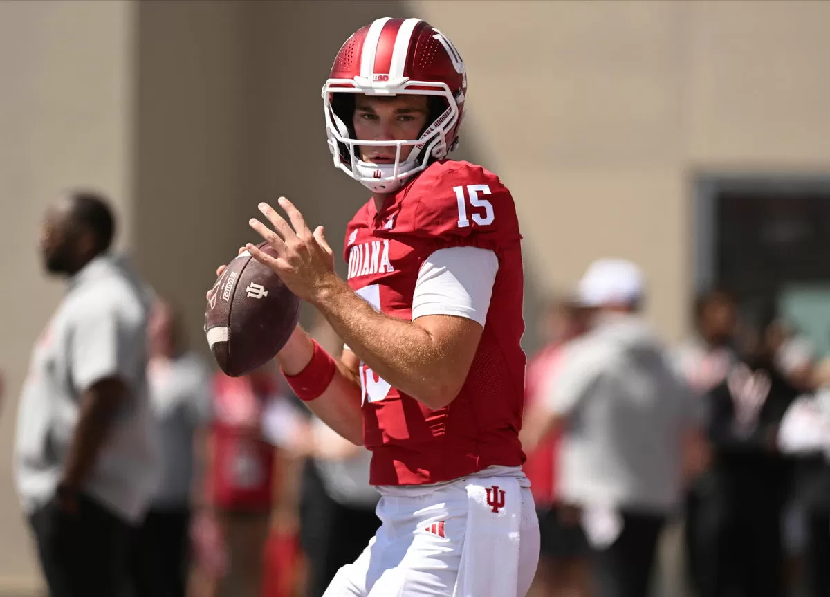 New QB Revelation Suggests Fernando Mendoza Is on Same Tier as LSU Joe Burrow