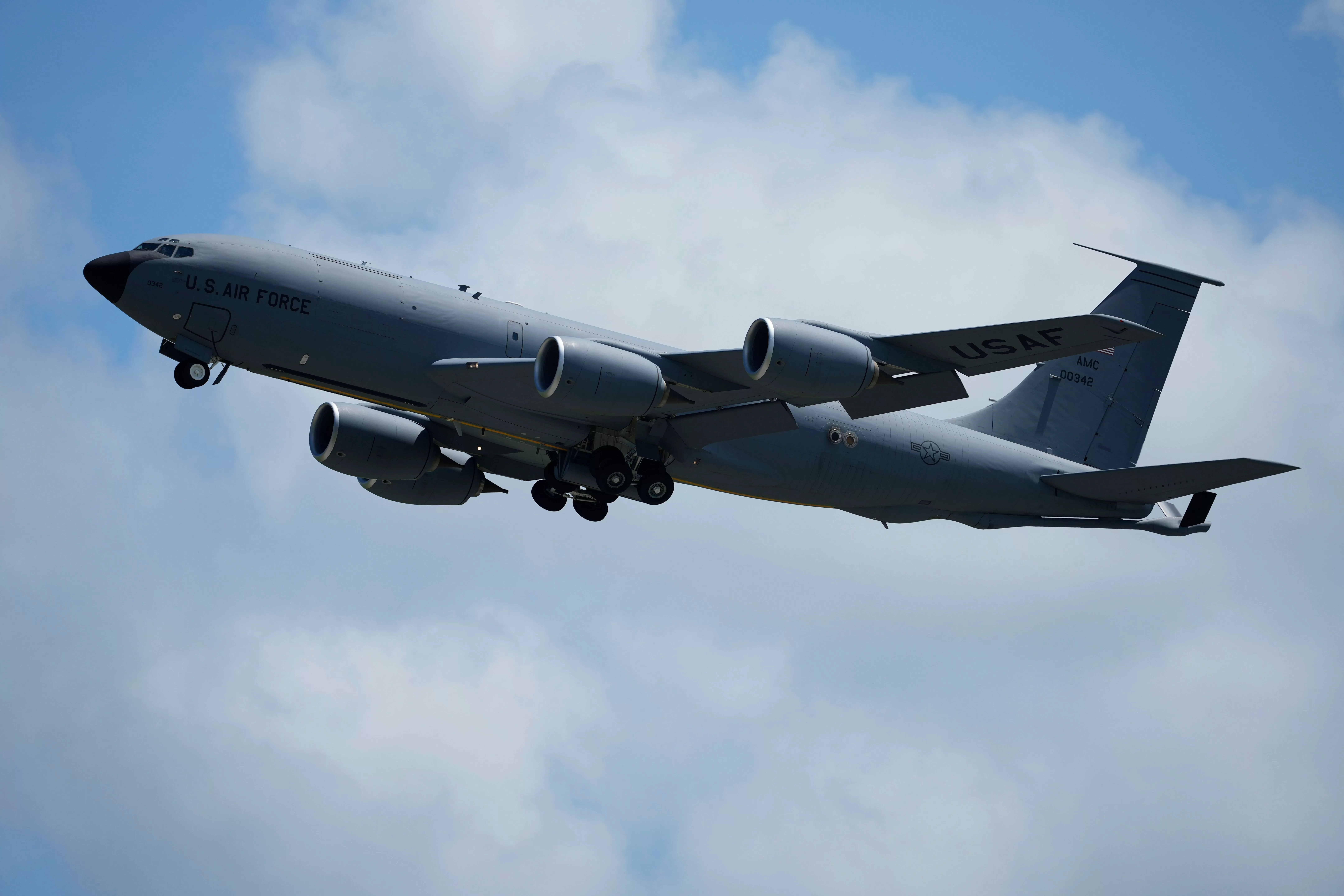 4 dead as U.S. military refuelling plane crashes in Iraq