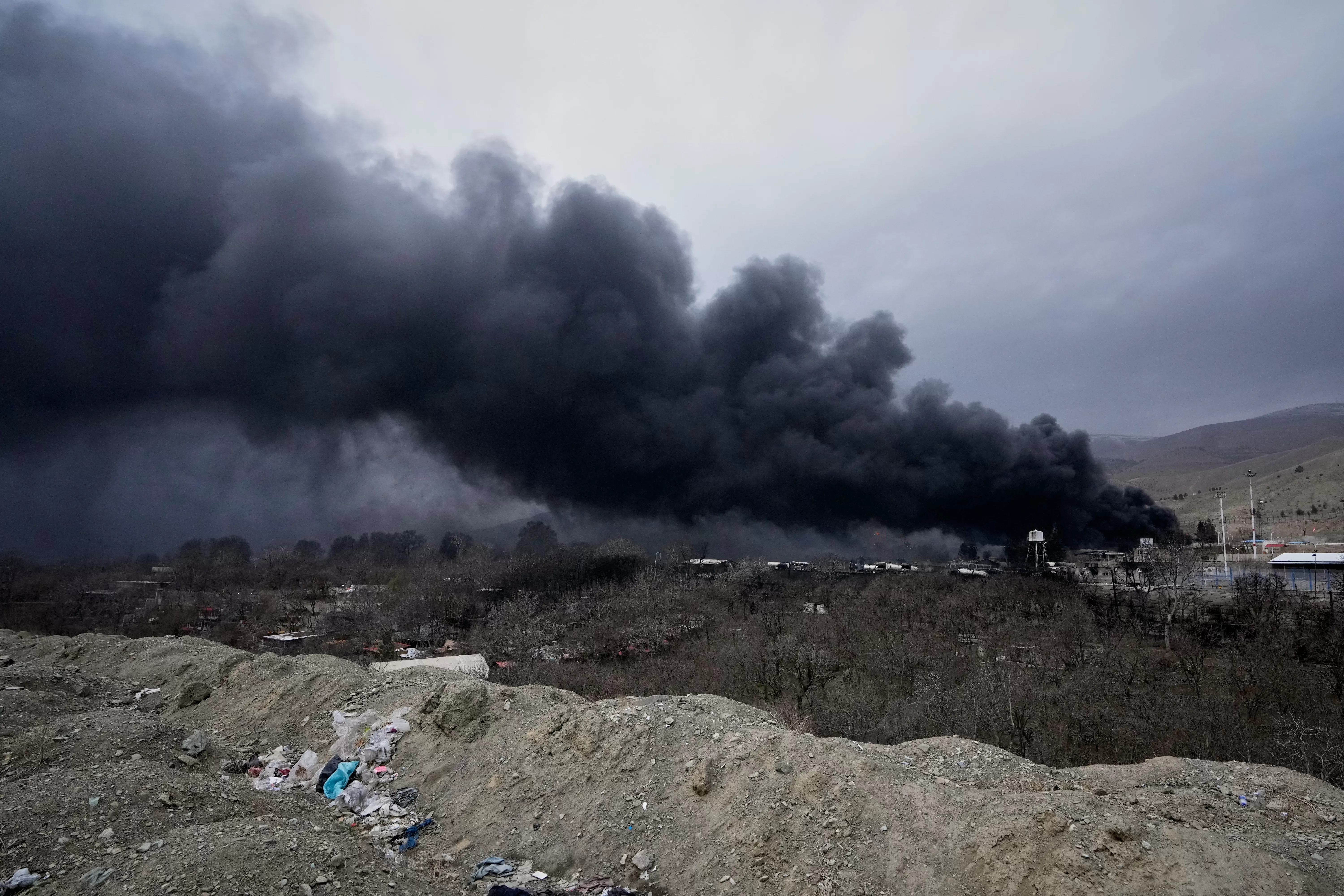 War in Iran: Canadians leaving Middle East by plane, bus and foot