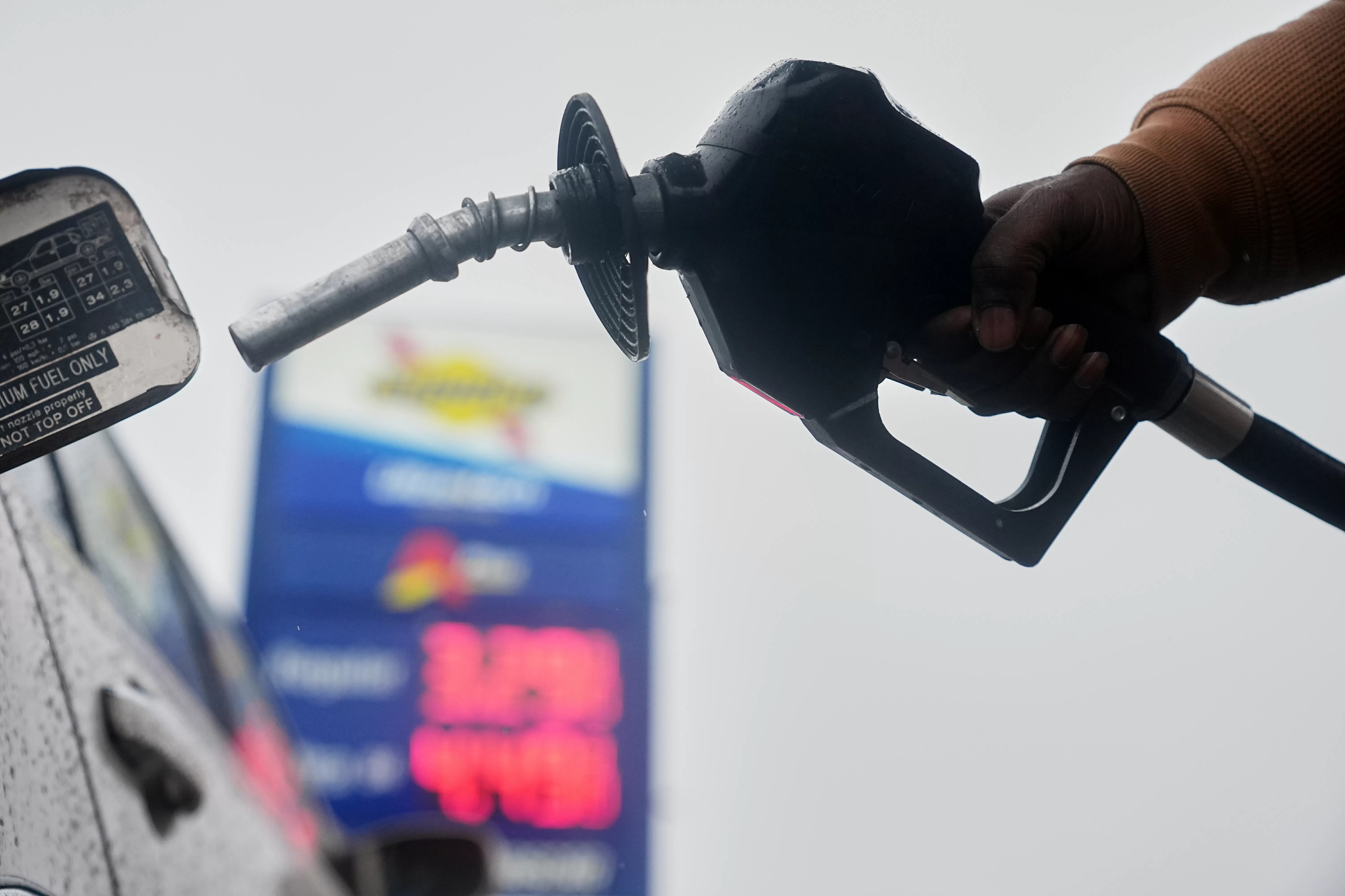 Oil could breach $200 a barrel if Iran war continues to June, report says