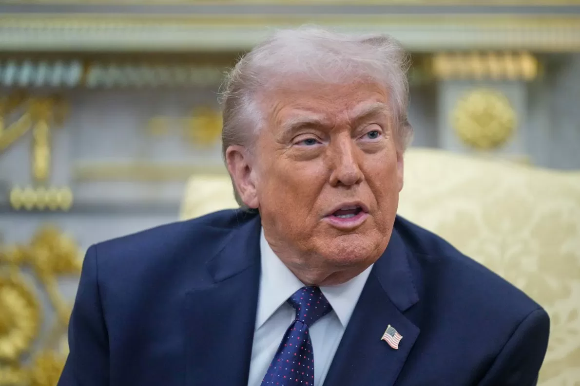 Trump says U.S. will insure maritime trade in Gulf amid Iran war