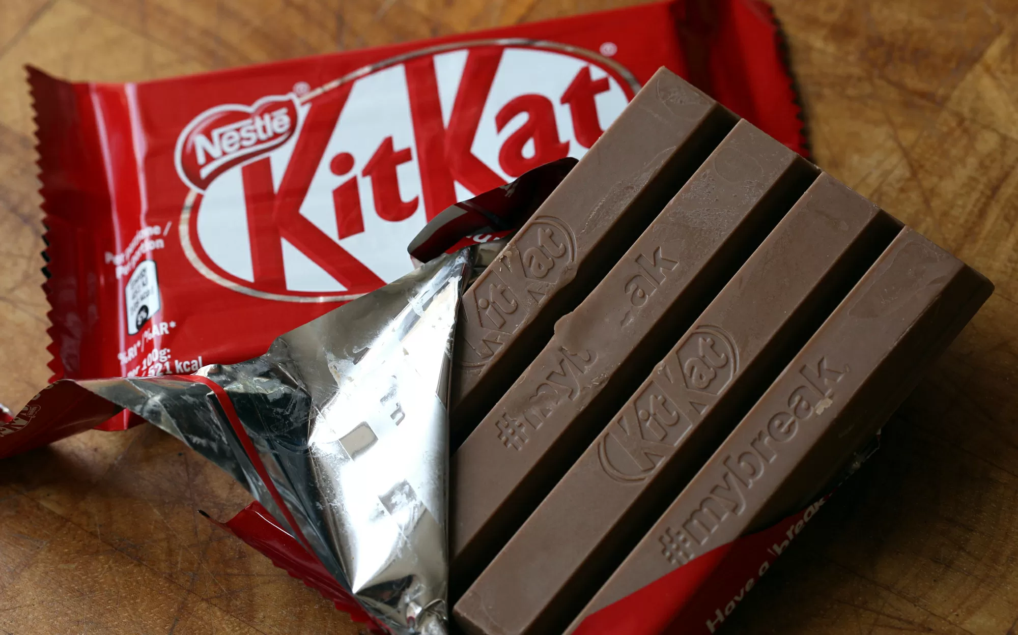 KitKat thieves make a break for it, steal more than 400K bars in roadway heist