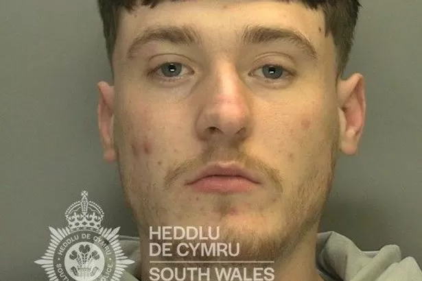 'I'm going to stab you' Man's chilling words before launching knife at girlfriend