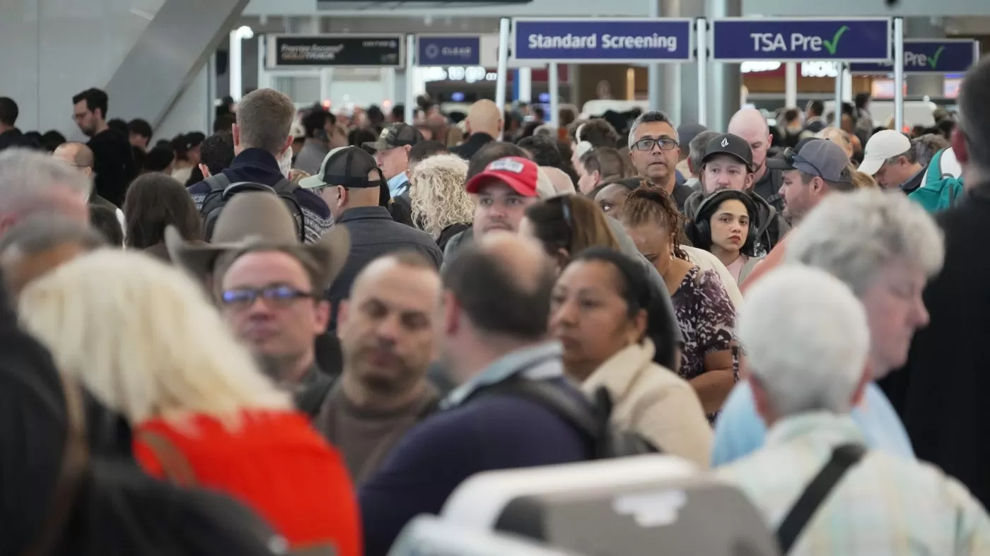 TSA crisis grows, raising pressure on lawmakers to end DHS shutdown