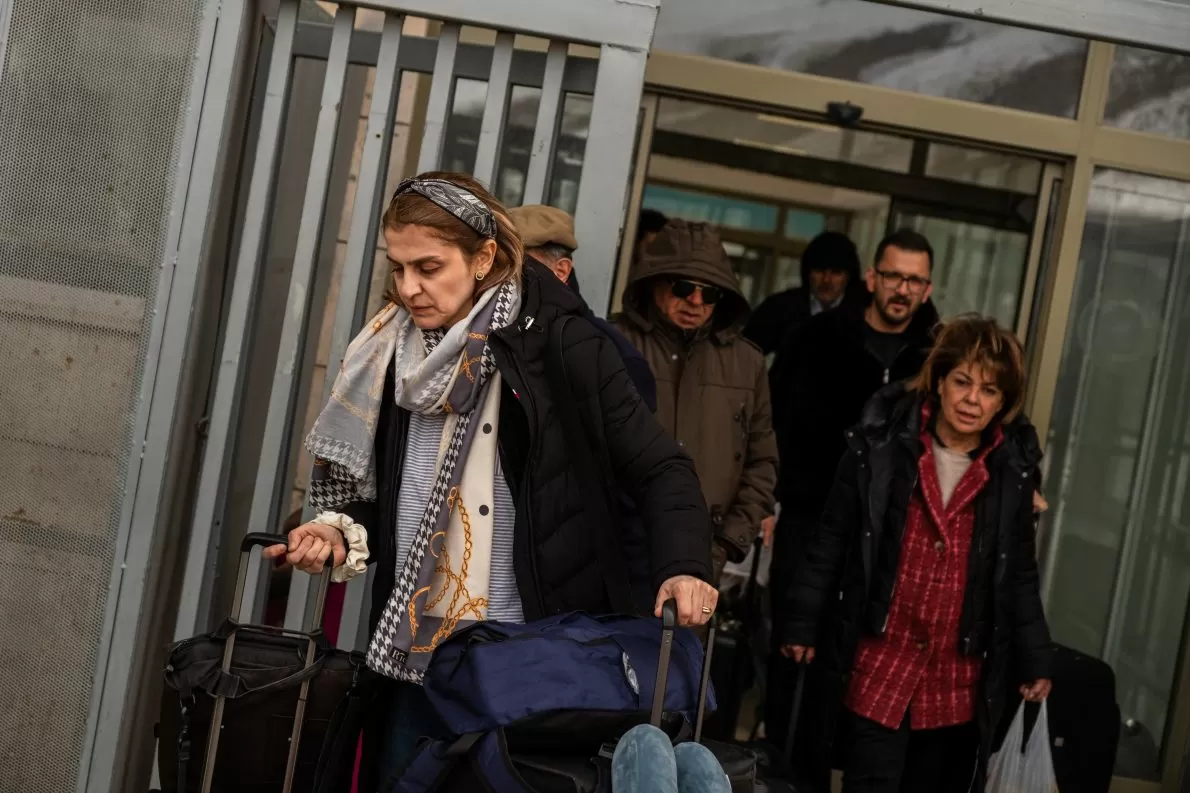 Fewer Canadians abroad seeking help as thousands flee Middle East: Anand