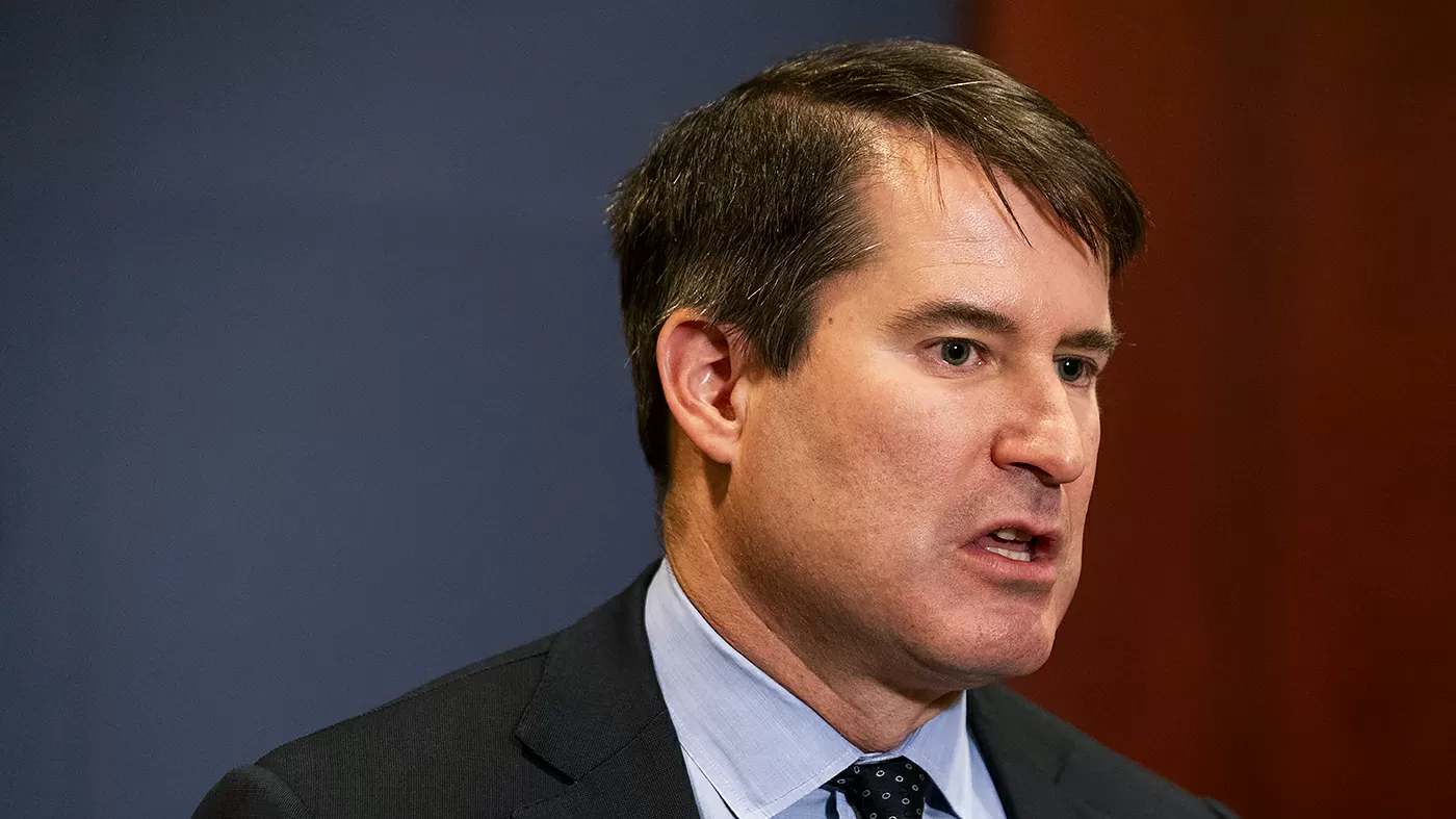 Moulton: Trump 'resorting to war crimes' to get out of Iran war