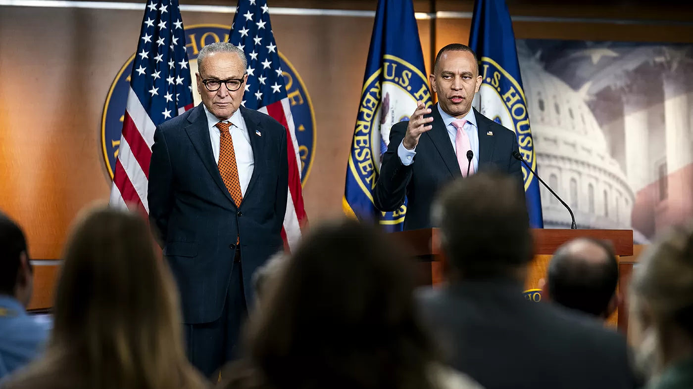Democratic leaders navigate minefield amid liberal clamor to remove Trump