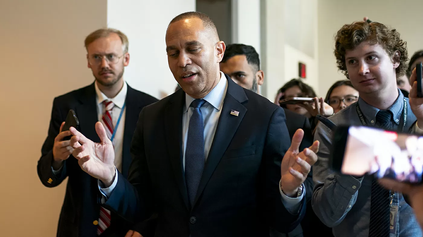 Jeffries says he’s 'deeply skeptical' of FISA extension without new privacy protections