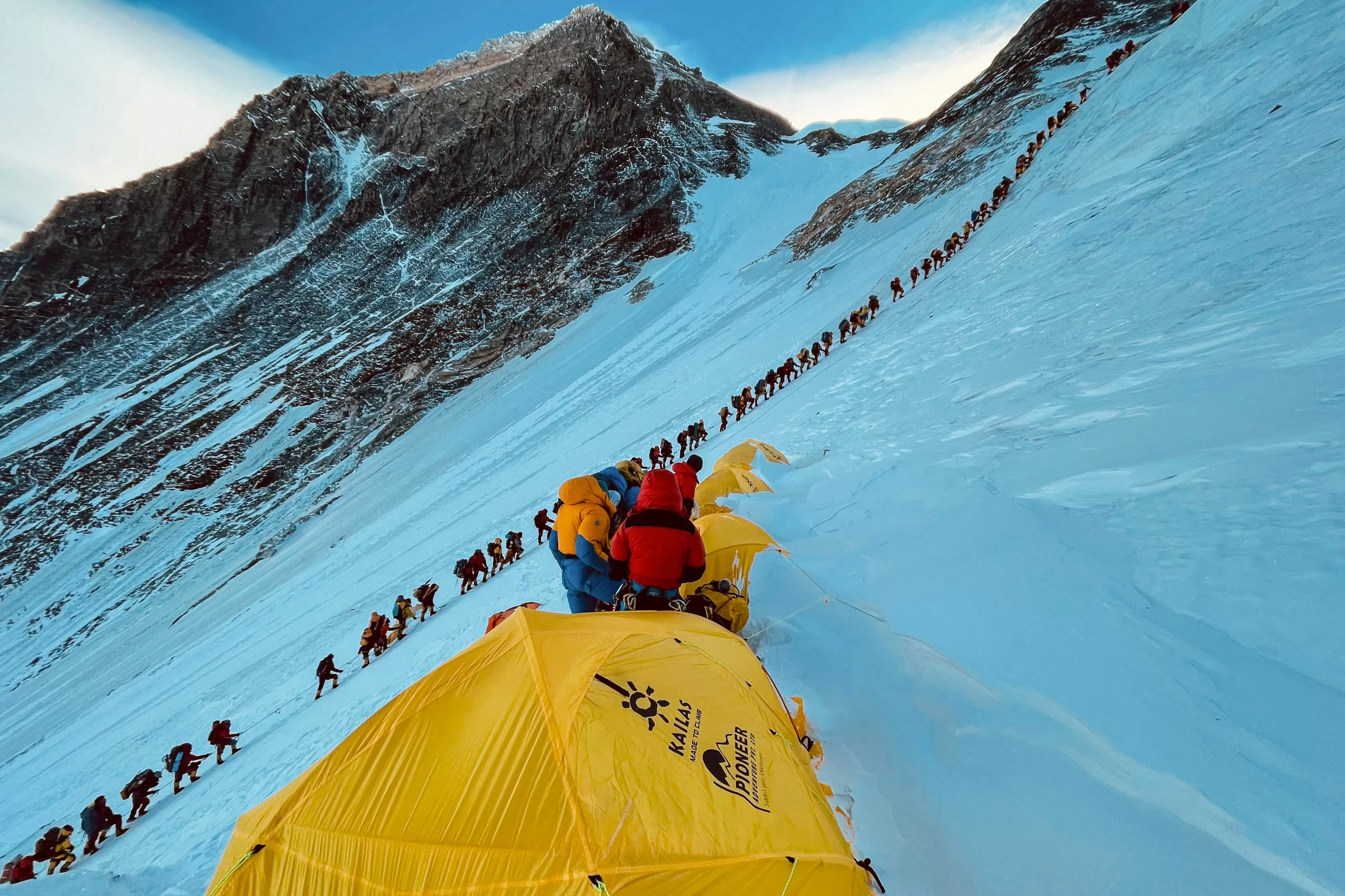 Mount Everest guides accused of targeting climbers in alleged $20M fake rescue scheme