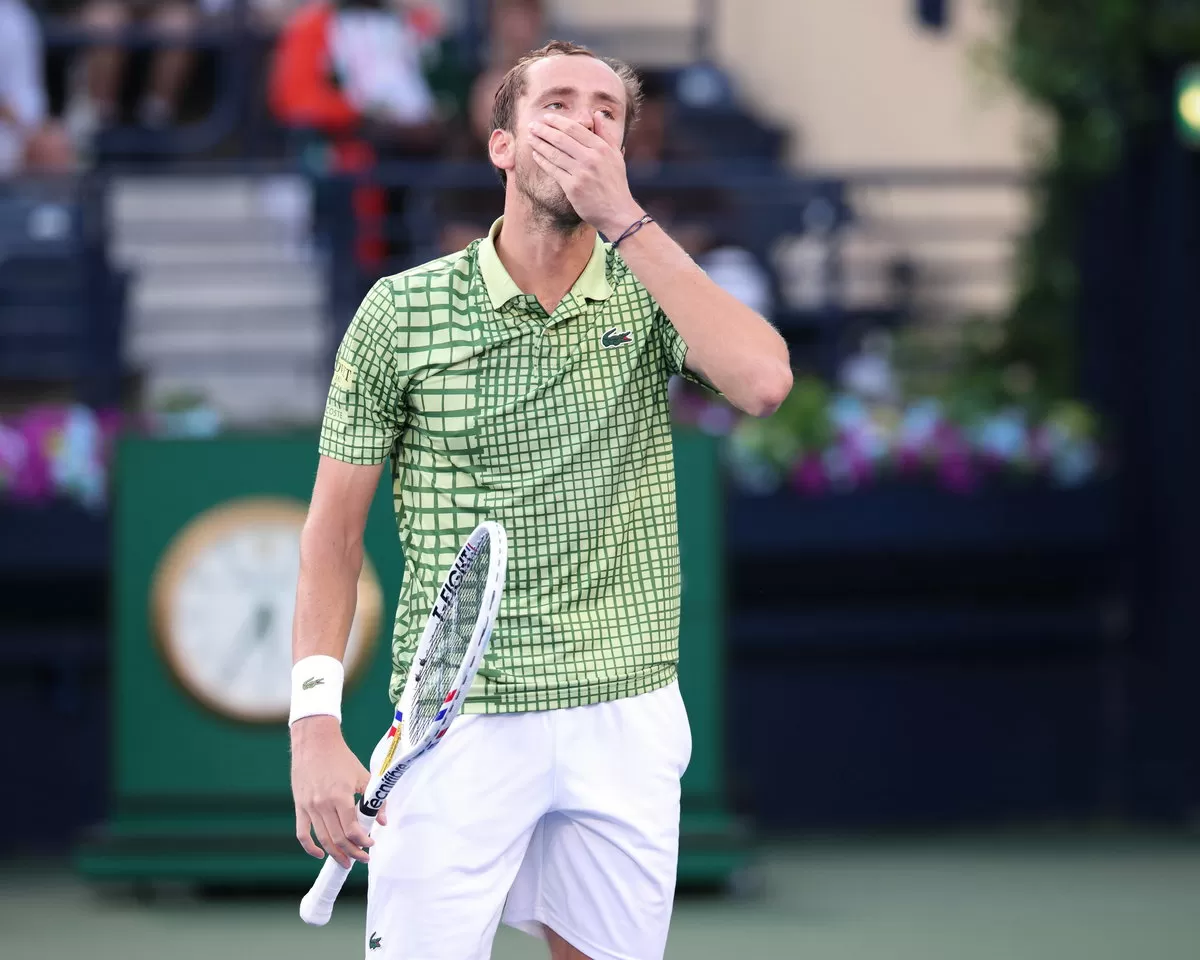 Daniil Medvedev Loses Cool Mid-Match As Monte Carlo Campaign Ends in Nightmare Defeat