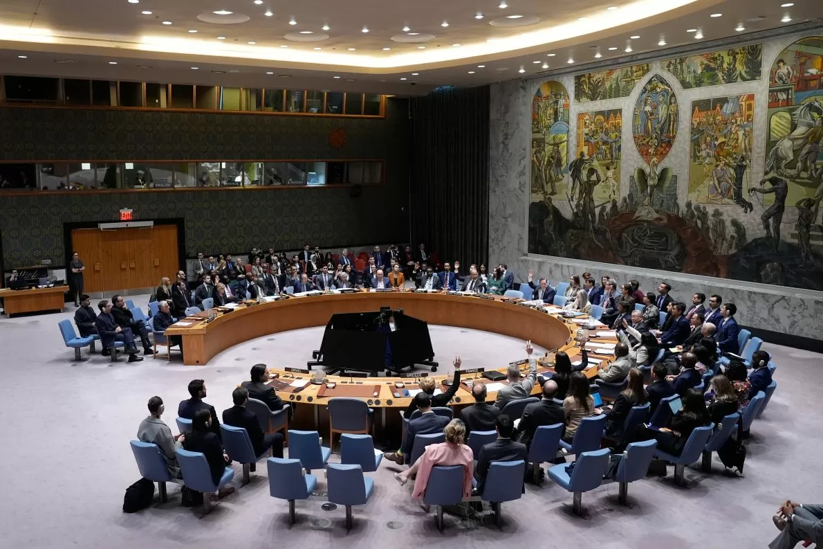 Russia, China veto UN Security Council measure to reopen Strait of Hormuz